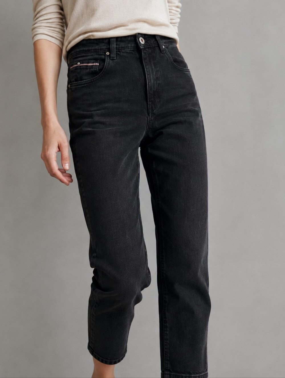 Teleria Zed Dark Wash Slim Straight Italian Denim Jeans Womens Size 32